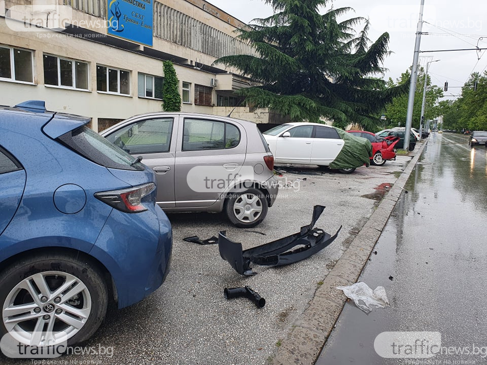 СНИМКИ и ВИДЕО показват какъв погром е направил 21 г. с BMW-то си в Пловдив