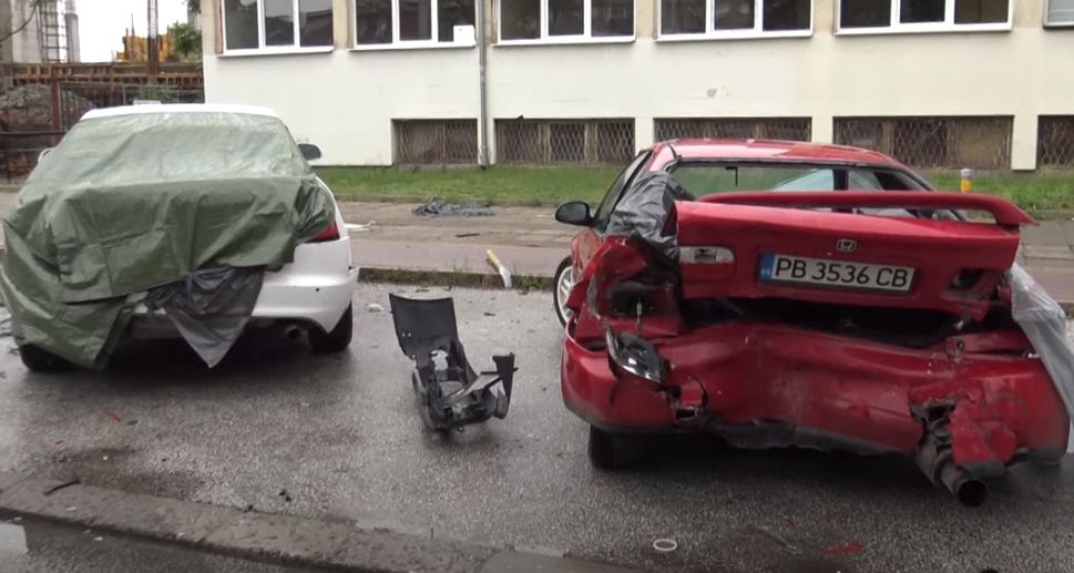 СНИМКИ и ВИДЕО показват какъв погром е направил 21 г. с BMW-то си в Пловдив
