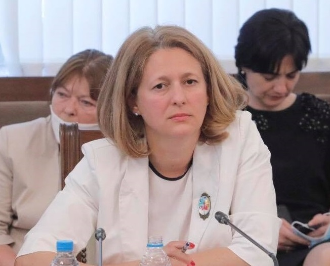 Тя дезертира от ГЕРБ при Цветанов, a сега го заряза и обяви, че... 