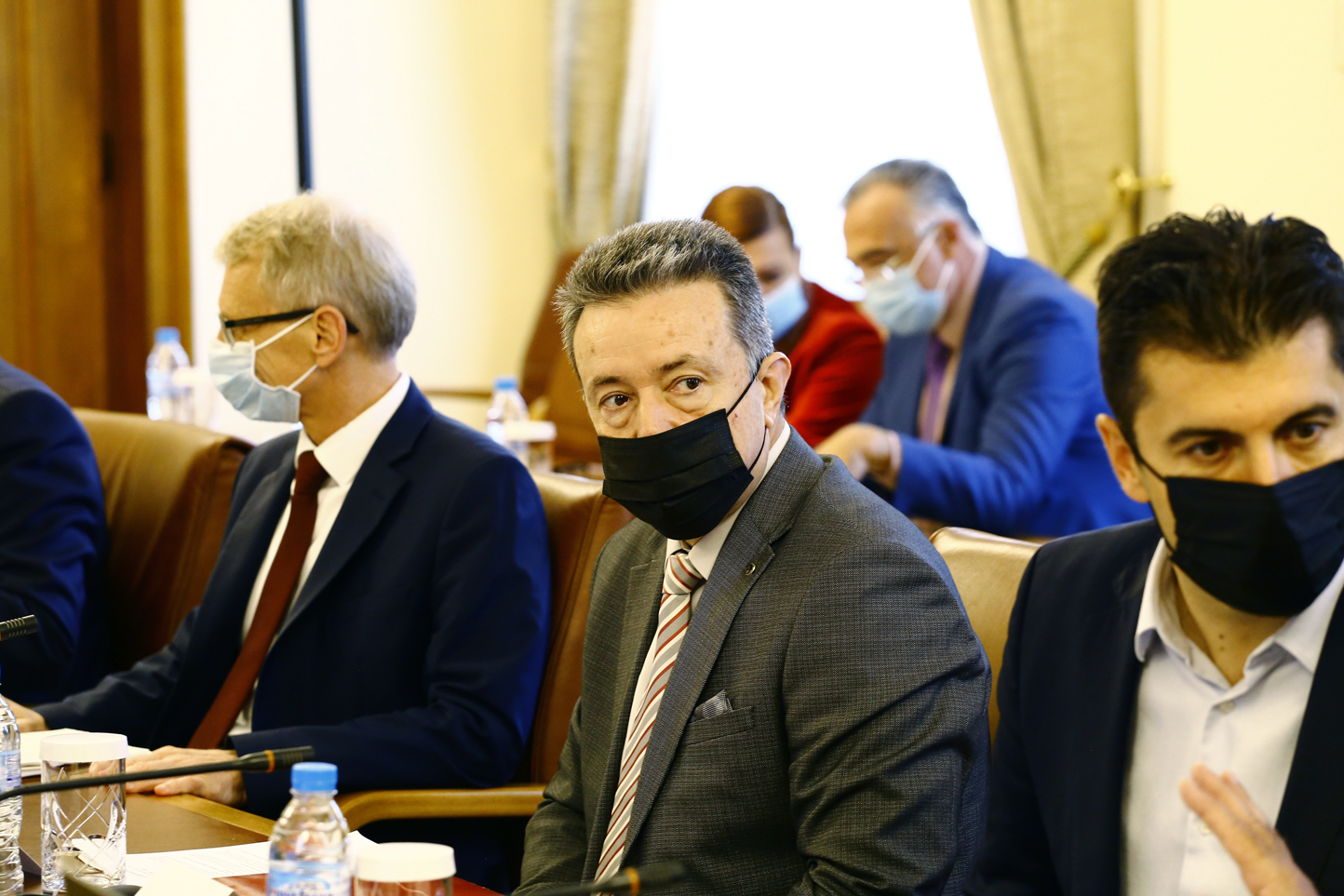 Стоилов пита може ли да иска предсрочно освобождаването на тримата големи в съдебната власт