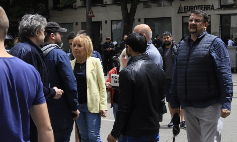 Мрежата пита: Кога ДБ и „Мутрите“ ще протестират пред посолството на САЩ в защита на Божков от санкциите