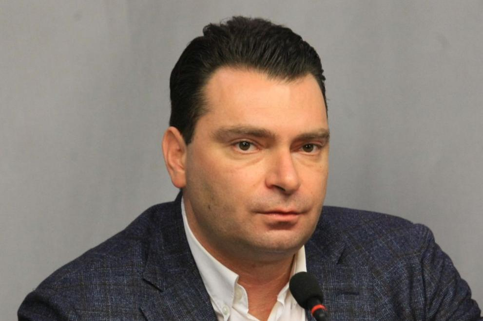 Калоян Паргов и Трайчо Трайков се хванаха за гушите заради паметна плоча