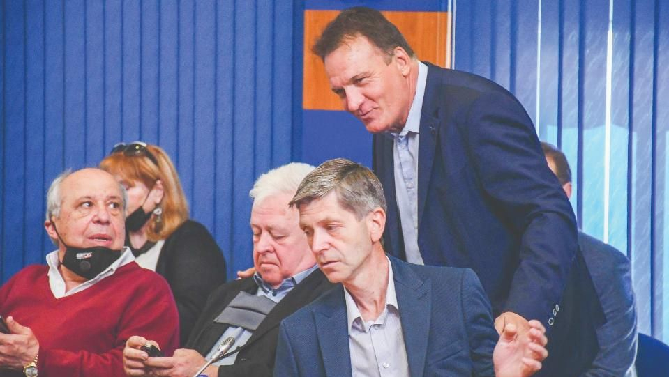 Жан Виденов повежда 2 листи, ето къде 