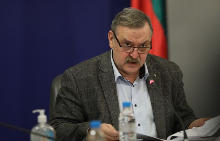 Проф. Кантарджиев пред БЛИЦ за уволнението: Това са хора майката си трака!
