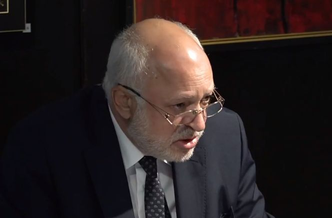Минеков горещо се застъпи за полицейския шеф от ОПГ-то на Божков