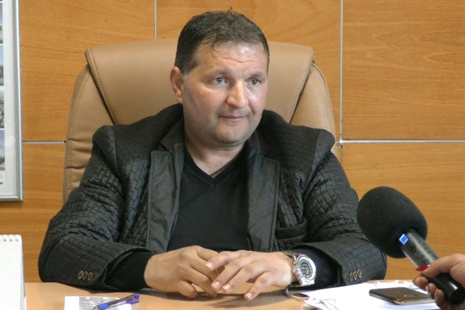 Страховит инцидент с отстранения кмет на Калояново, линейка го кара по спешност в болница 