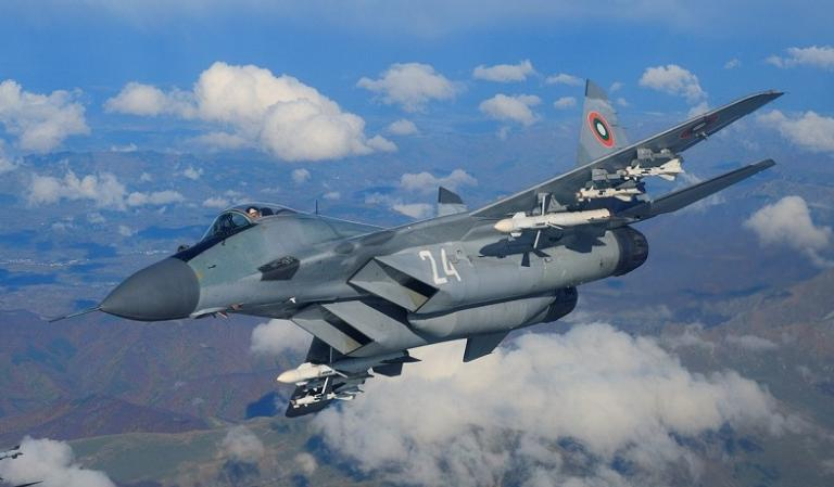 Боеприпас ли е причинил трагичния инцидент с МиГ-29 над Черно море  
