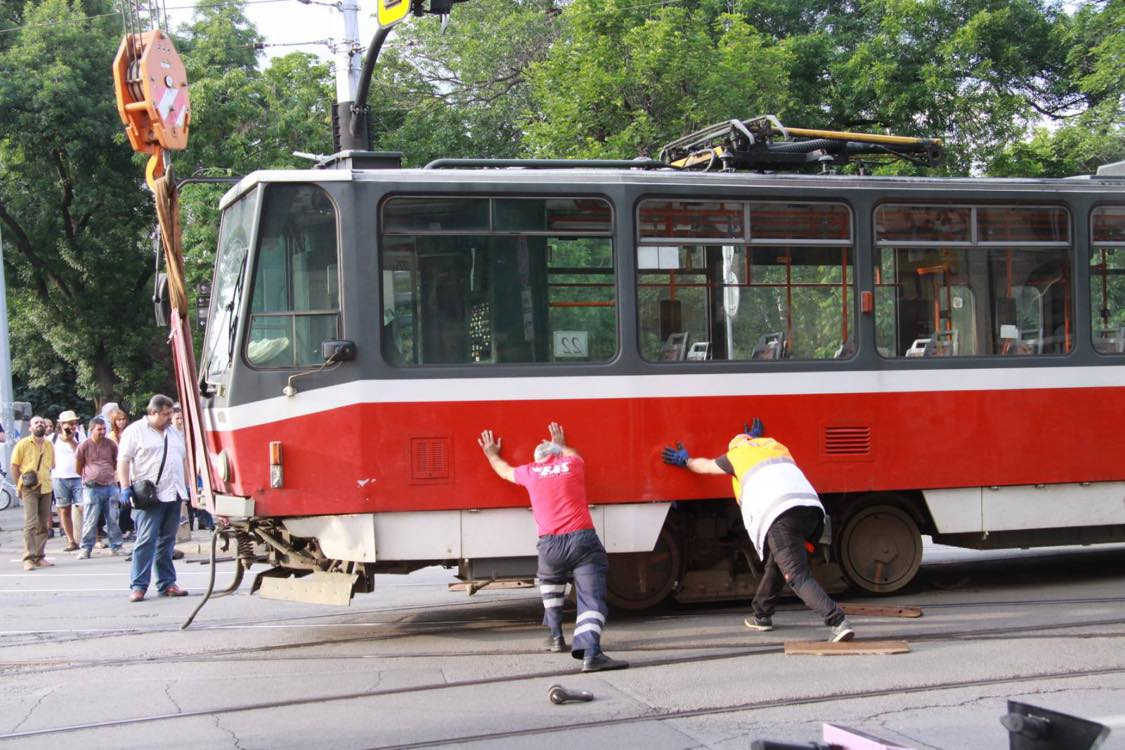 Ето какво мазало направи ватманът на възлово столично кръстовище СНИМКИ 