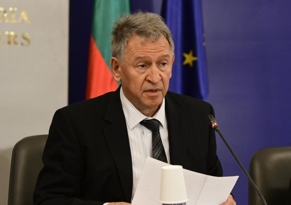 Служебният здравен министър с гореща новина за една от най-омразните мерки 