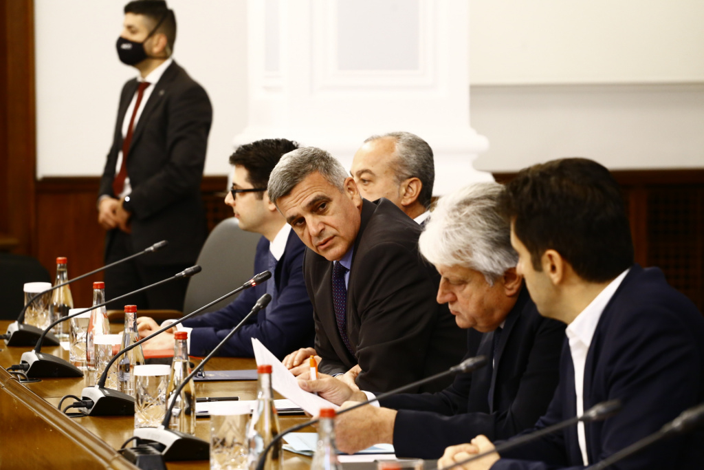 Служебният премиер отчете голям хаос, но оправда министрите си, че... ВИДЕО