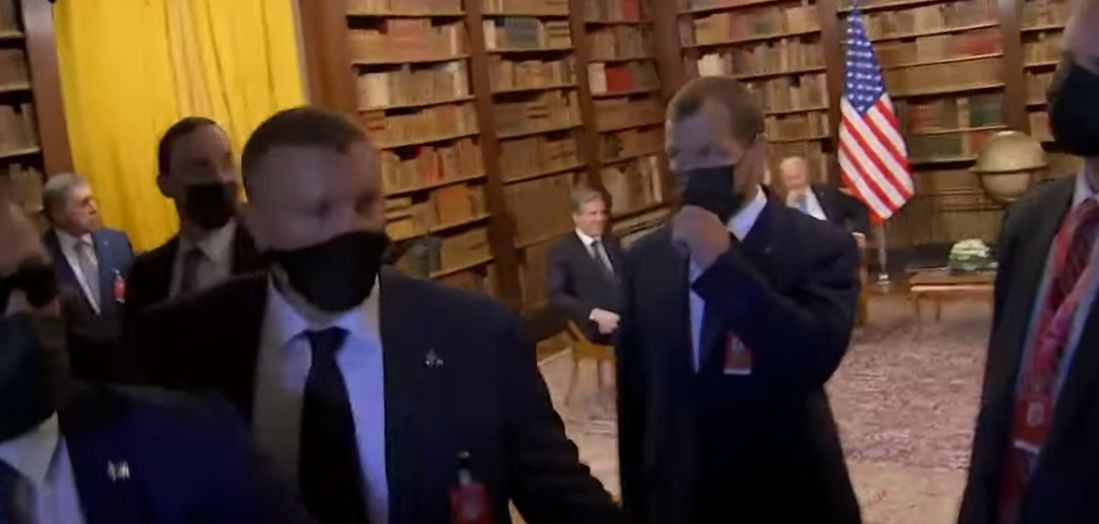 Хаос на срещата Путин-Байдън! Меле пред очите на президентите ВИДЕО