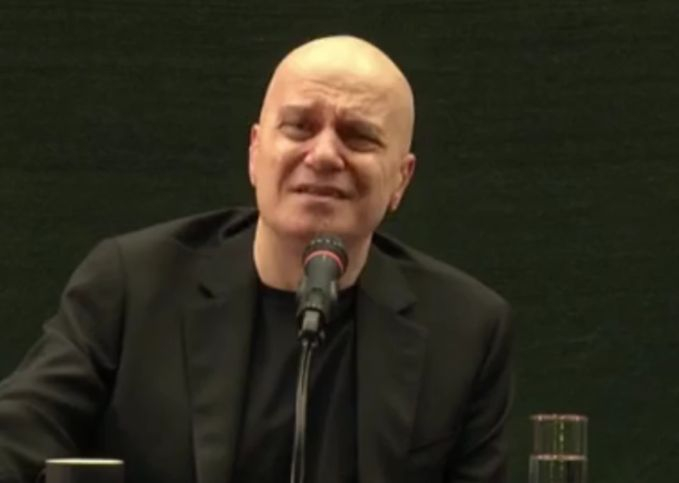 Божанков скочи към сценаристите на Слави: Може ли малко да променяте сценария, че съвсем се отегчихме?