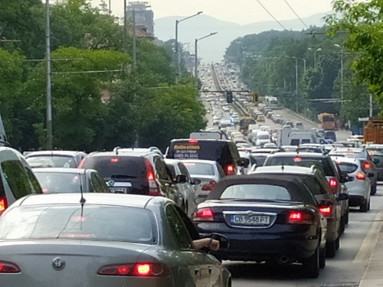 Ад в София! Нещо кошмарно се случва в центъра СНИМКИ 