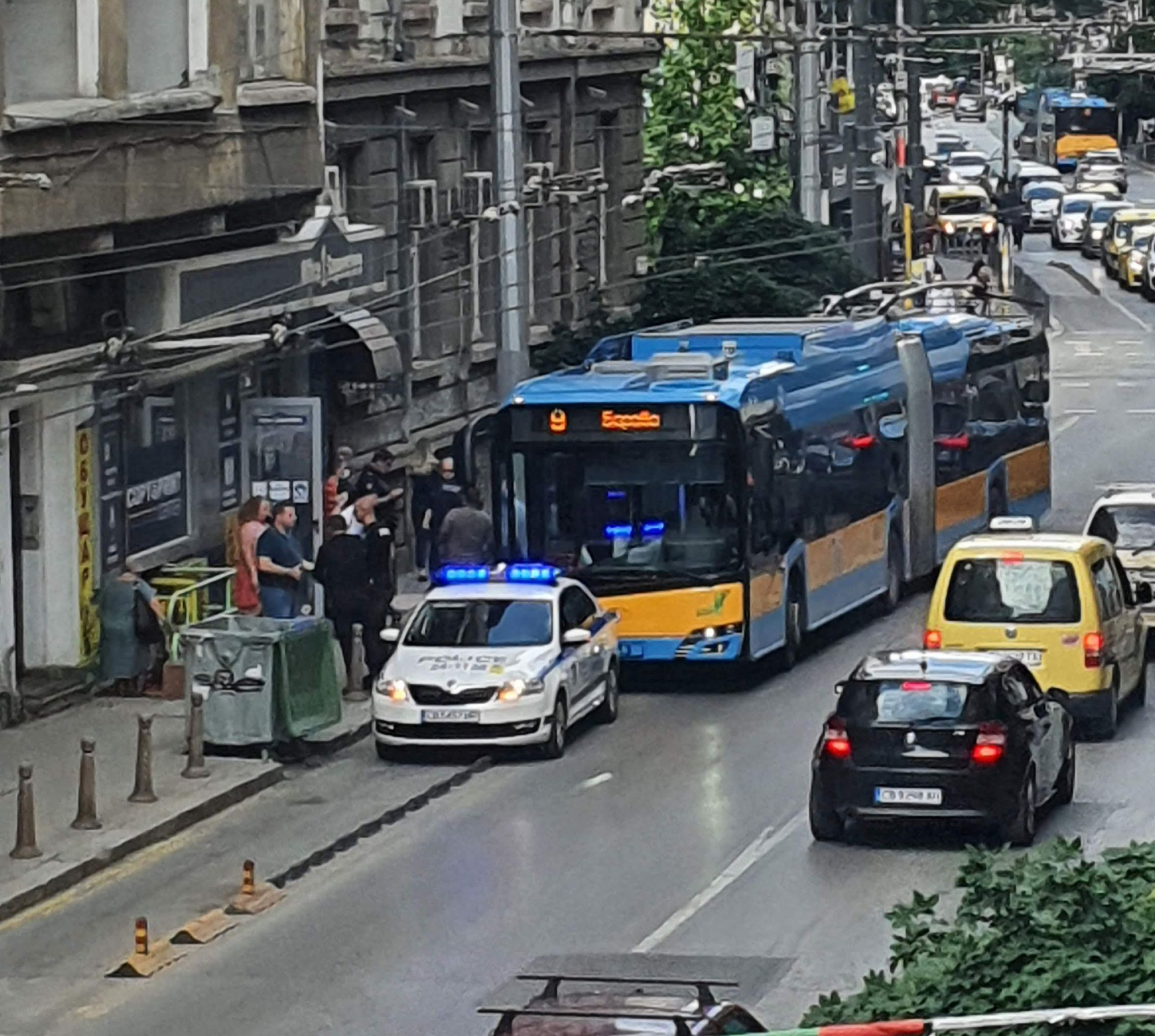 Кървави подробности за ужаса в столичния тролей, наръганото момче... 