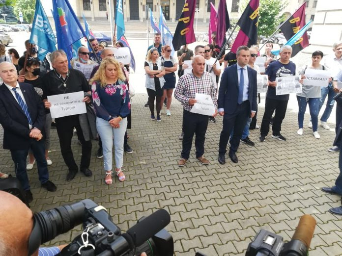 Патриотите плаши ЦИК с огромен протест, ако отвори 121 секции в Турция ВИДЕО