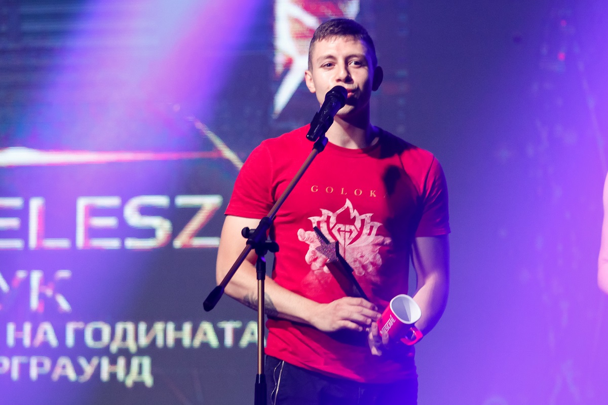 Nescafe 3 in1 връчи наградата на младата хип-хоп звезда Homelesz за най-добър видео клип на тазгодишните 359 Hip Hop Awards