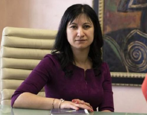 Отстранената шефка на „Напоителни системи“ проговори за кариерата си в поп фолка и се закани да съди...