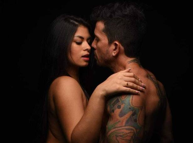 Двойка искаше да отвори училище за суингъри, но след това.... СНИМКИ 18+