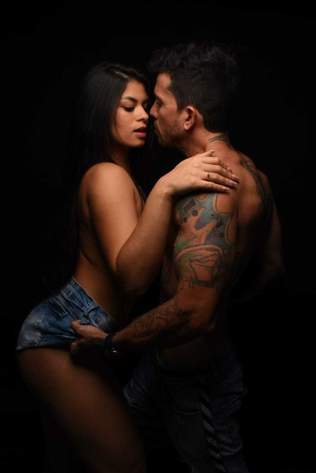 Двойка искаше да отвори училище за суингъри, но след това.... СНИМКИ 18+