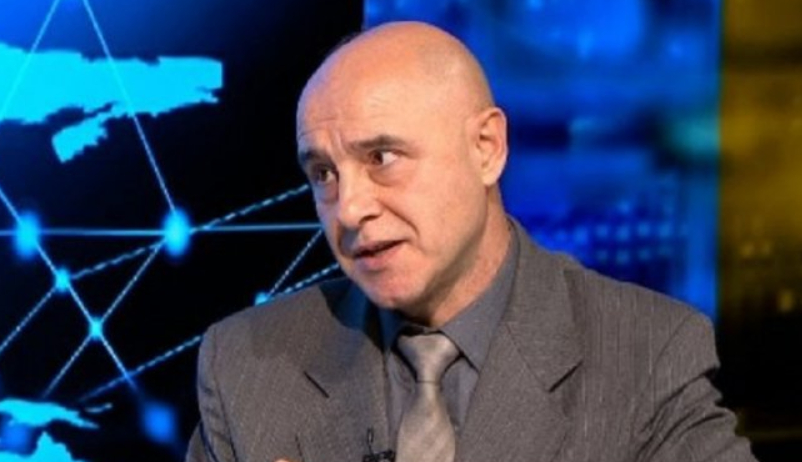 Проф. Петров: Безумие е да купувате имоти сега, влагайте парите си в ...