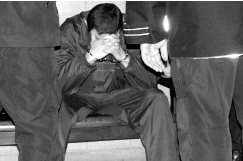 3 часа полицаи пресяват пепел от главата на мъж в Димитровград, за да разберат кой го е убил с арбалет