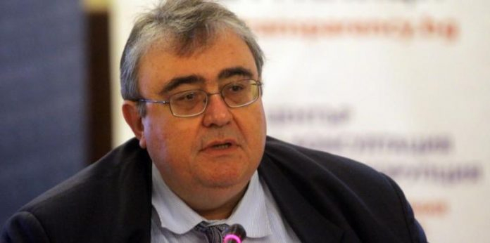 Огнян Минчев: Рашков не пази законността, а сочи с пръст и изчегъртва