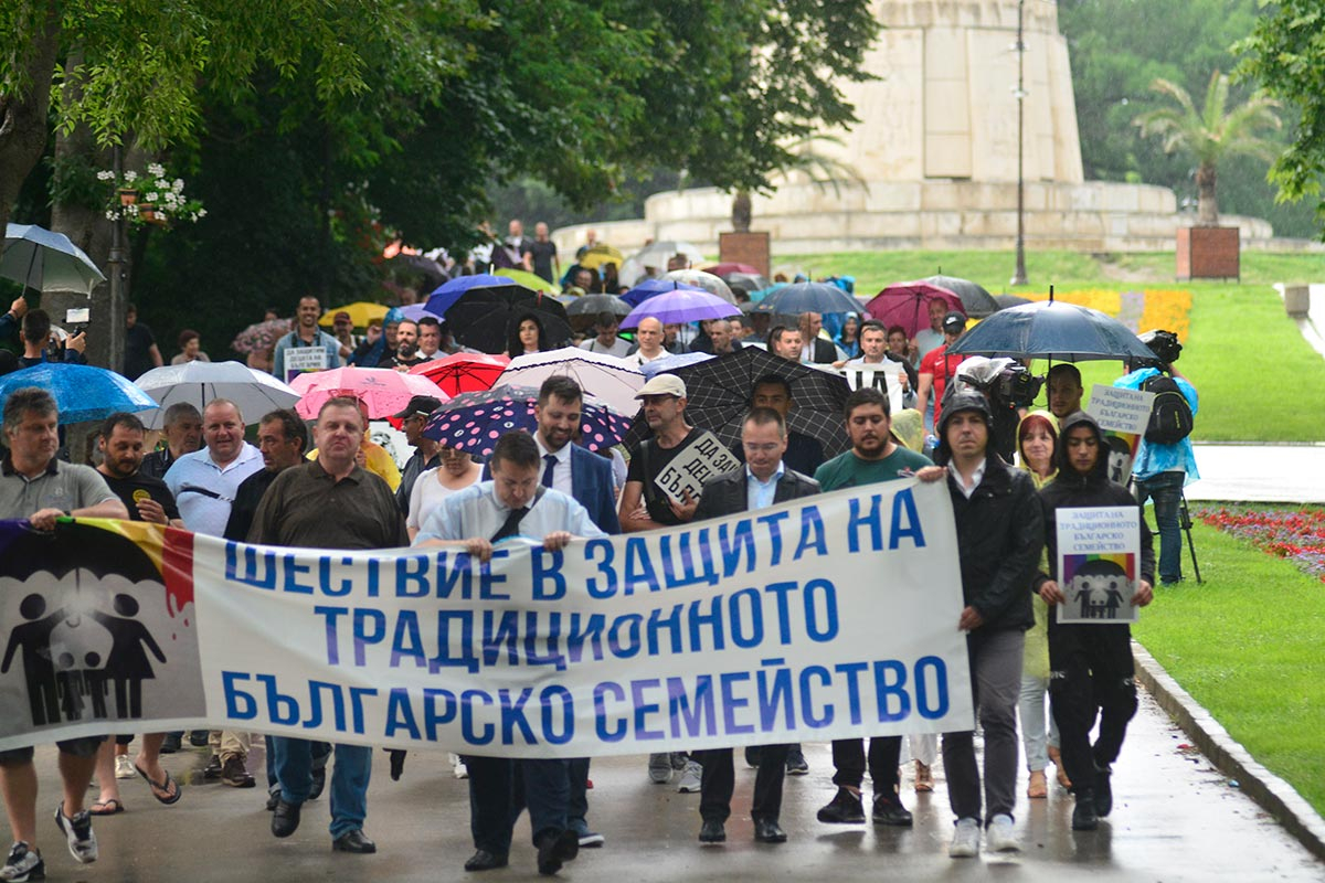 Милена Славова пя в защита на християнското семейство и децата във Варна