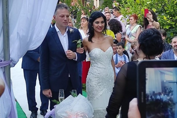 Ето с коя жена Ники Дойнов вдигна тежка сватба СНИМКА