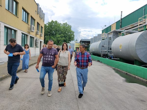Няма да повярвате кой дава пари за скъпата кампания на Христо Иванов