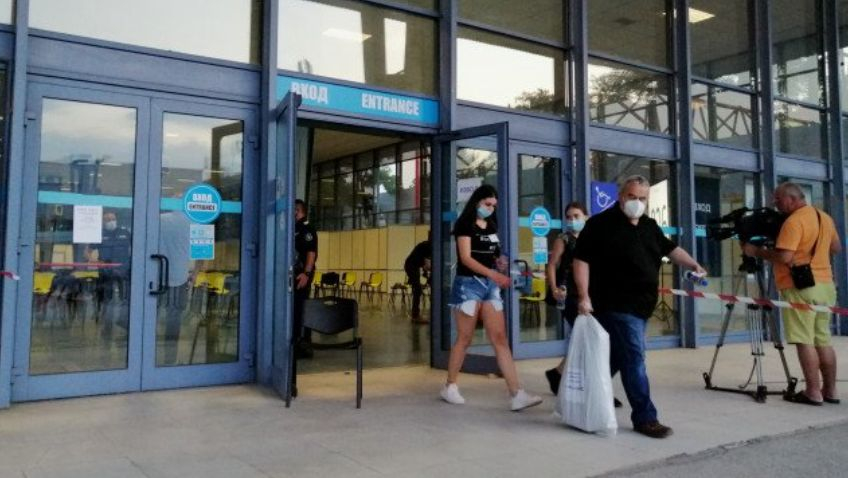 Лудата надпревара започна! СИК-овете в битка кой ще мине по-бързо СНИМКИ