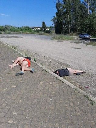 Започна се! Пияни туристи се въргалят в Слънчака, дама без гащи ошашави всички СНИМКИ 18+