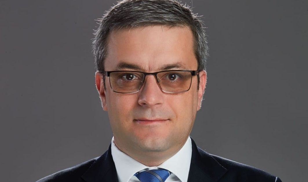 Тома Биков очерта мрачното бъдеще пред Христо Иванов: Ще се моли за подкрепа на БСП, а Трифонов...