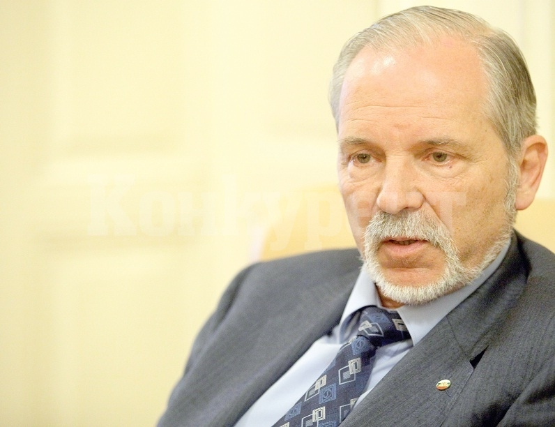 Доц. Великов посочи грешката на Слави, но видя светлина в тунела