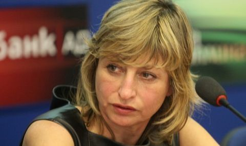 Доц. Мира Радева: Партията на Слави готви диктатура!