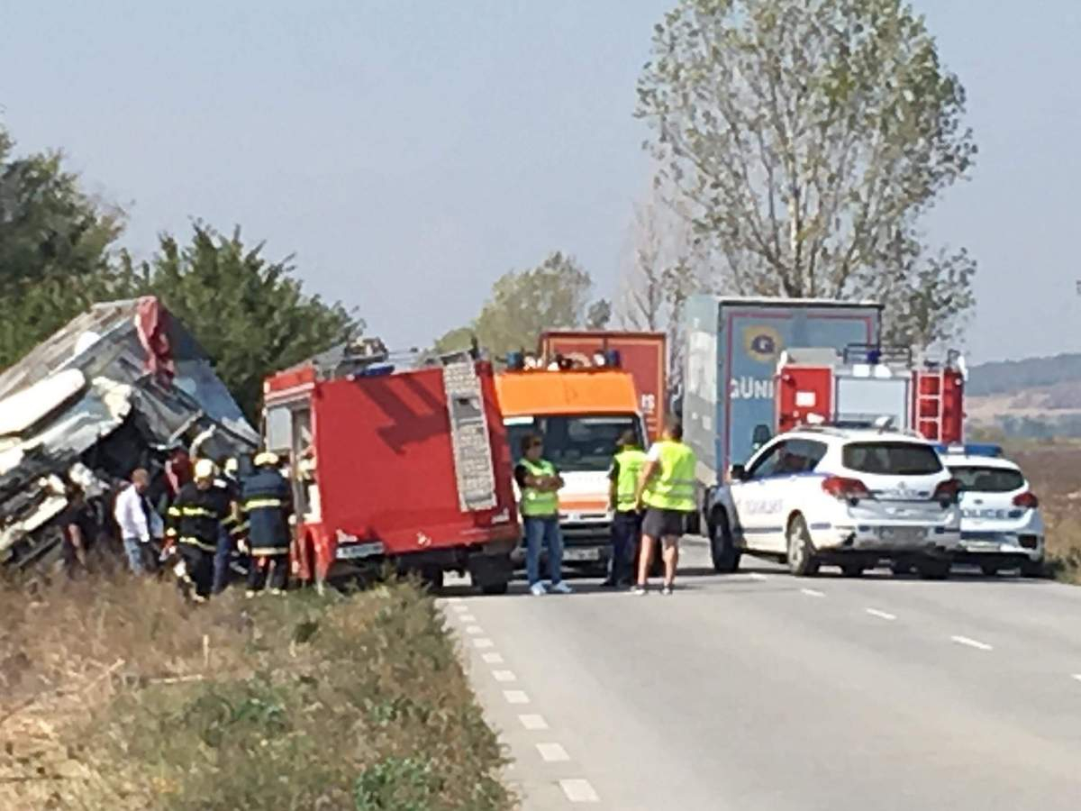 Ужас! Айтозлия навлезе с колата си в насрещното край Карнобат и стана кървава баня