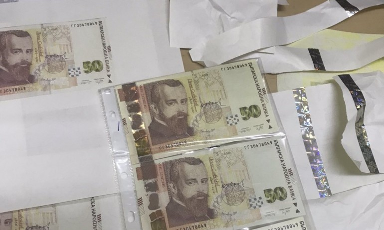 Разбиха печатница за фалшиви пари в Русе, ето какви банкноти е печатала СНИМКИ