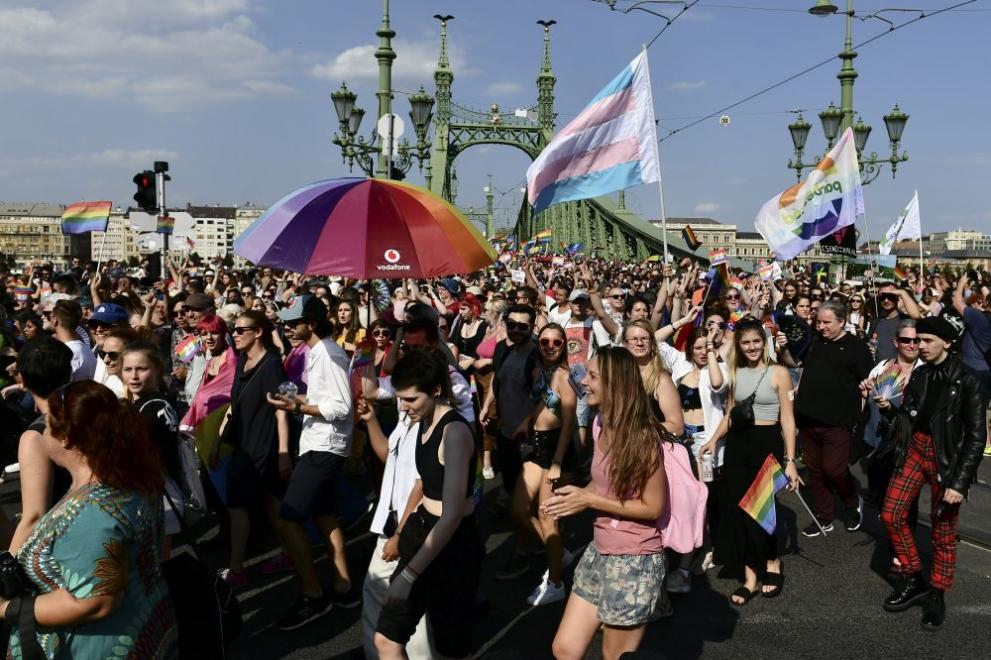 Гейовете и лесбийките пак подпалиха страстите между Унгария и ЕС