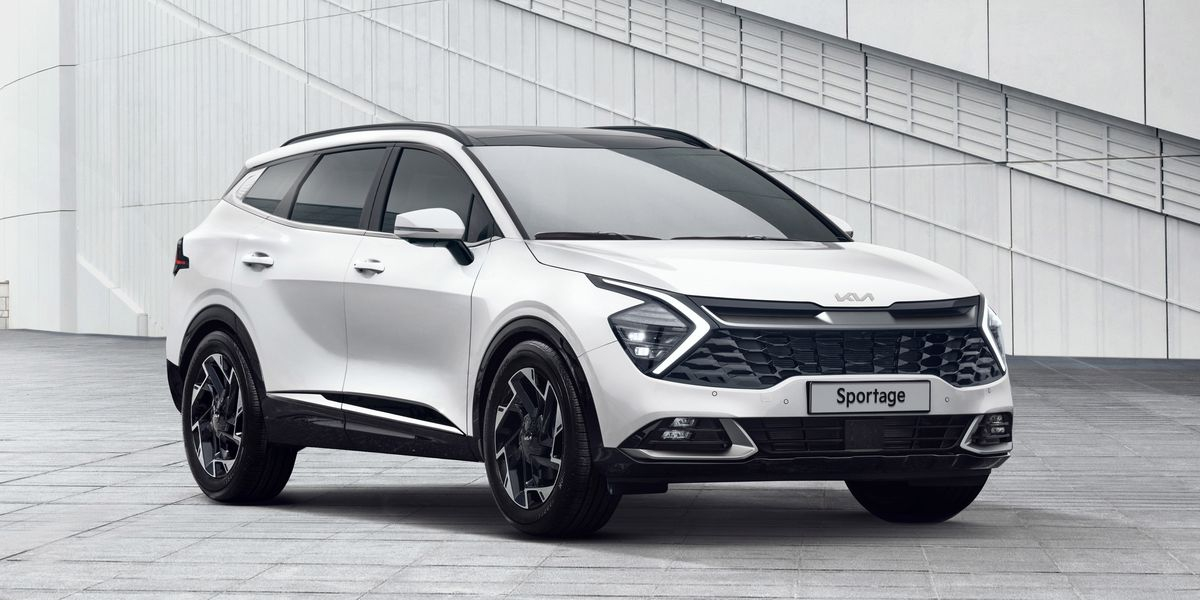 Първи СНИМКИ на салона на евтините версии на новата Kia Sportage