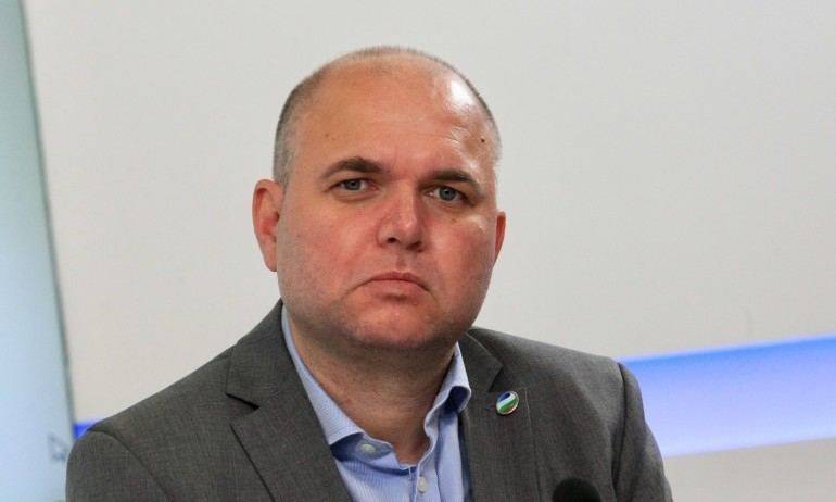 Човек на Христо Иванов се похвали, че си опреснява турския