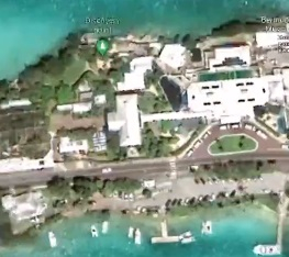 Нашенец видя нещо шокиращо в небето, използвайки Google Earth ВИДЕО