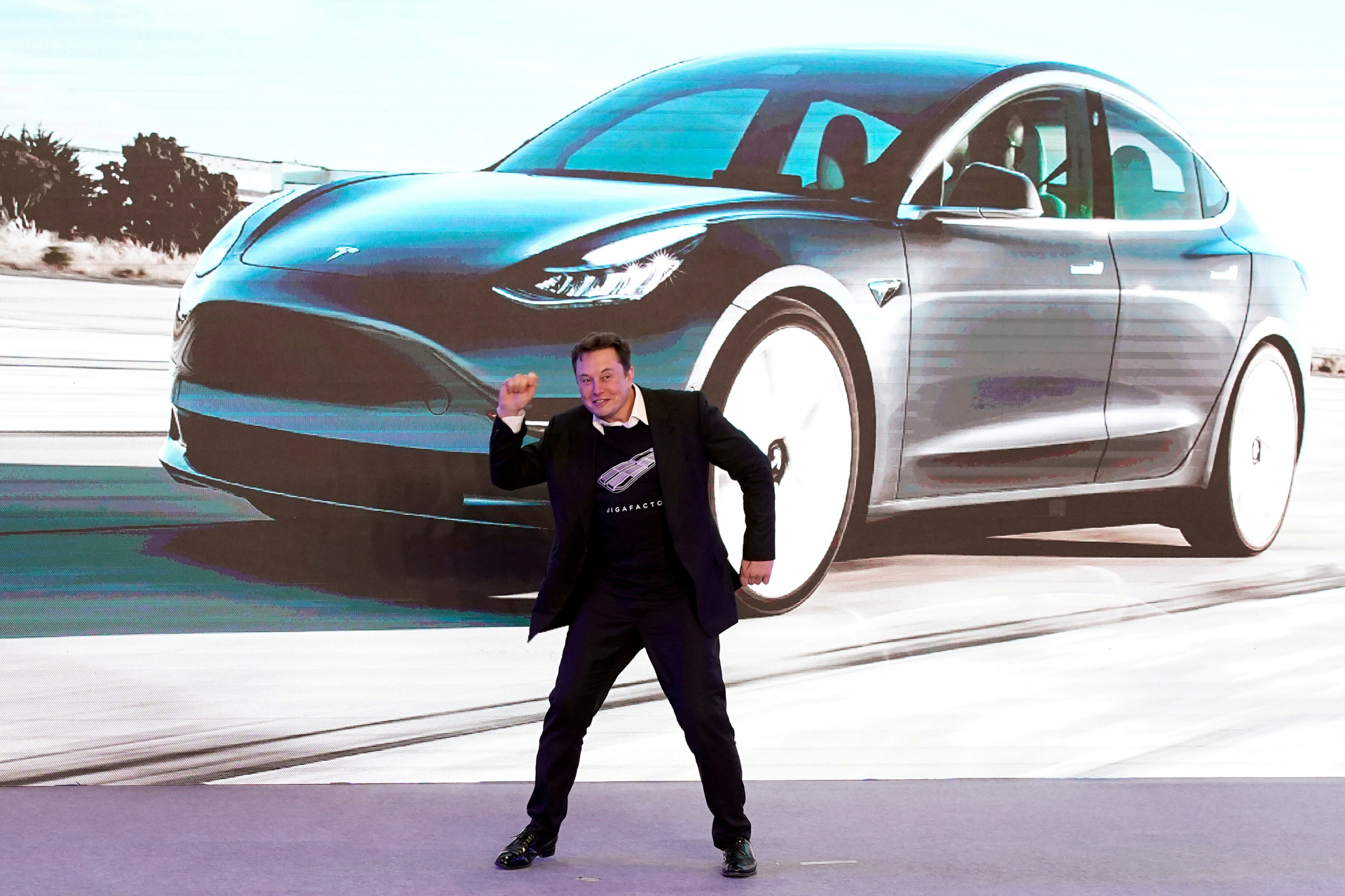 Поредни големи проблеми за Tesla