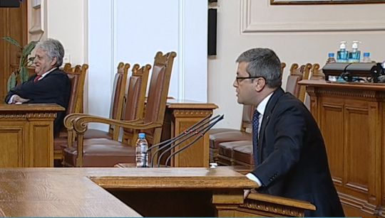Ива Митева се засили да изгони Тома Биков от НС заради Рашков 