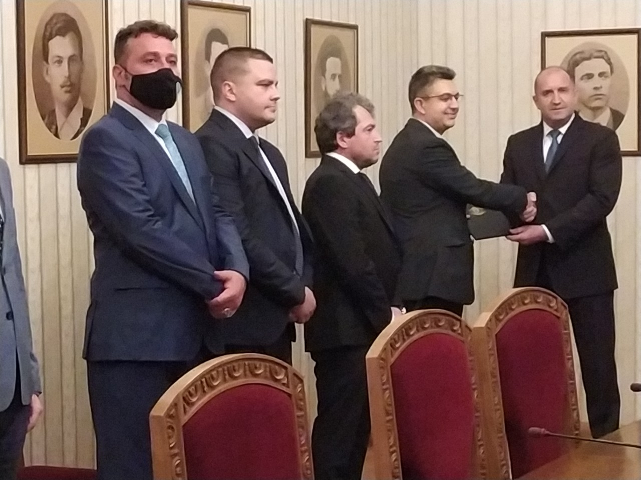 Невероятни разкази и пикантни разкрития от родните места на Пламен Николов ВИДЕО