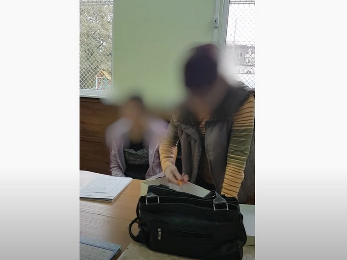 Скандално ВИДЕО: В бургаско училище се гаврят жестоко с деца инвалиди