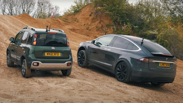 Царят на офроуда: Tesla Model X или Fiat Panda Cross ВИДЕО 