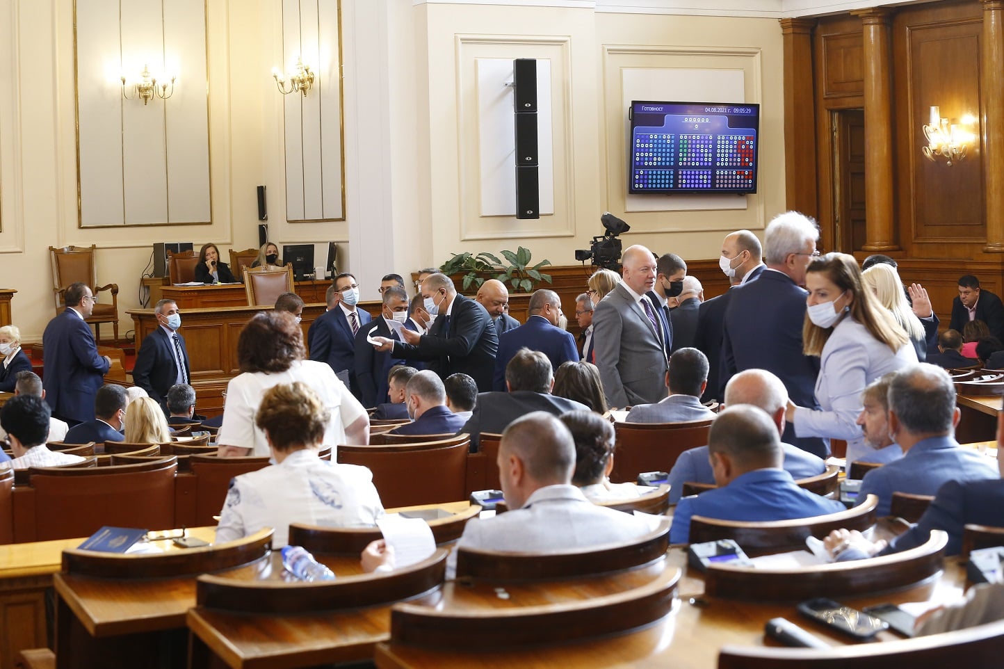 Започна се: Депутатите решават за...