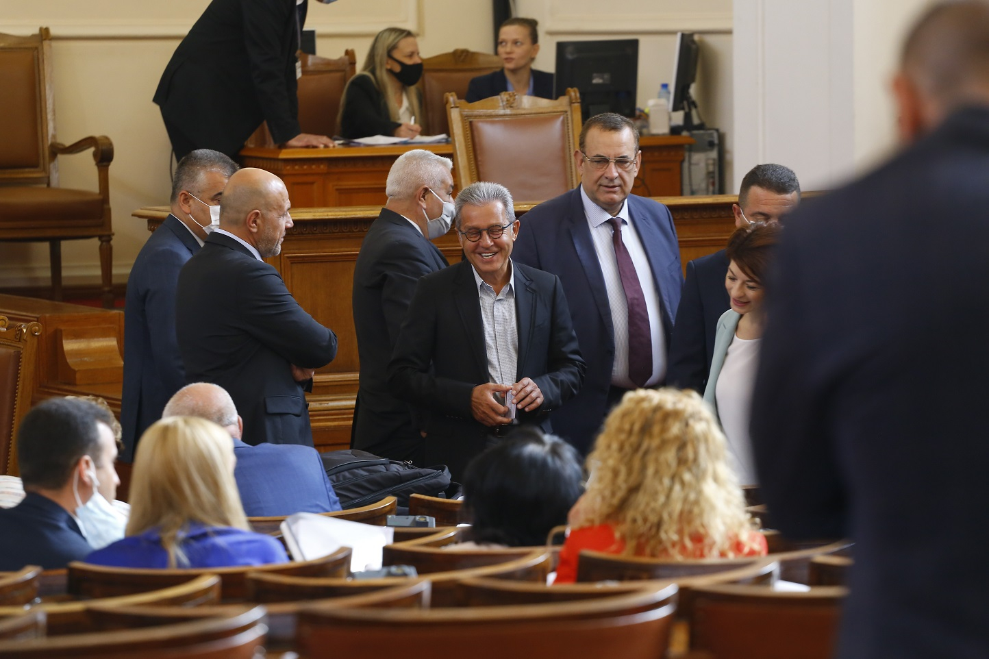 Парламентът е взривен от сватба, ИТН скандират мощно!