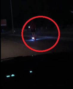 Шокиращо среднощно ВИДЕО от София! Мъж с тротинетка лети с...