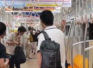 Шокиращи разкрития: Нападателят от метрото в Токио влязъл в магазин и признал, че...