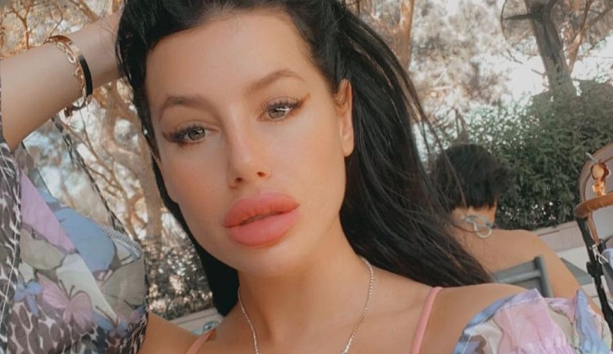 "Мис България" Радинела Чушева залюби пенсионер СНИМКИ 18+